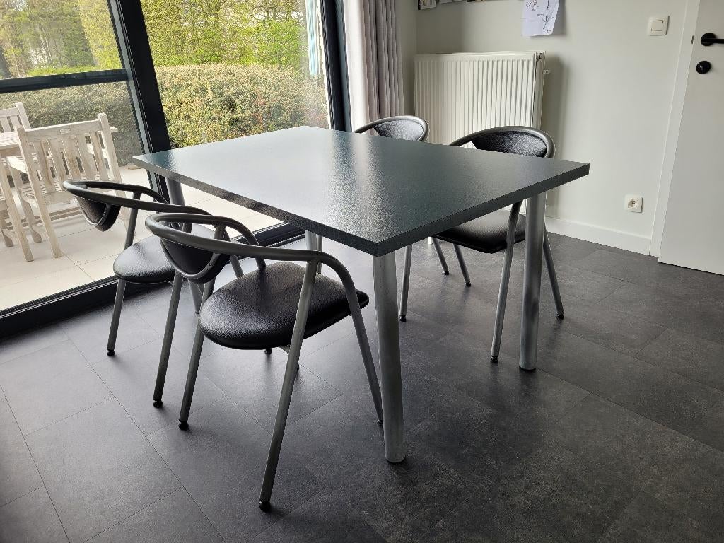 keukentafel + 4 stoelen / STERK VERLAAGDE PRIJS  € 50, Huis en Inrichting, Ophalen, Gebruikt