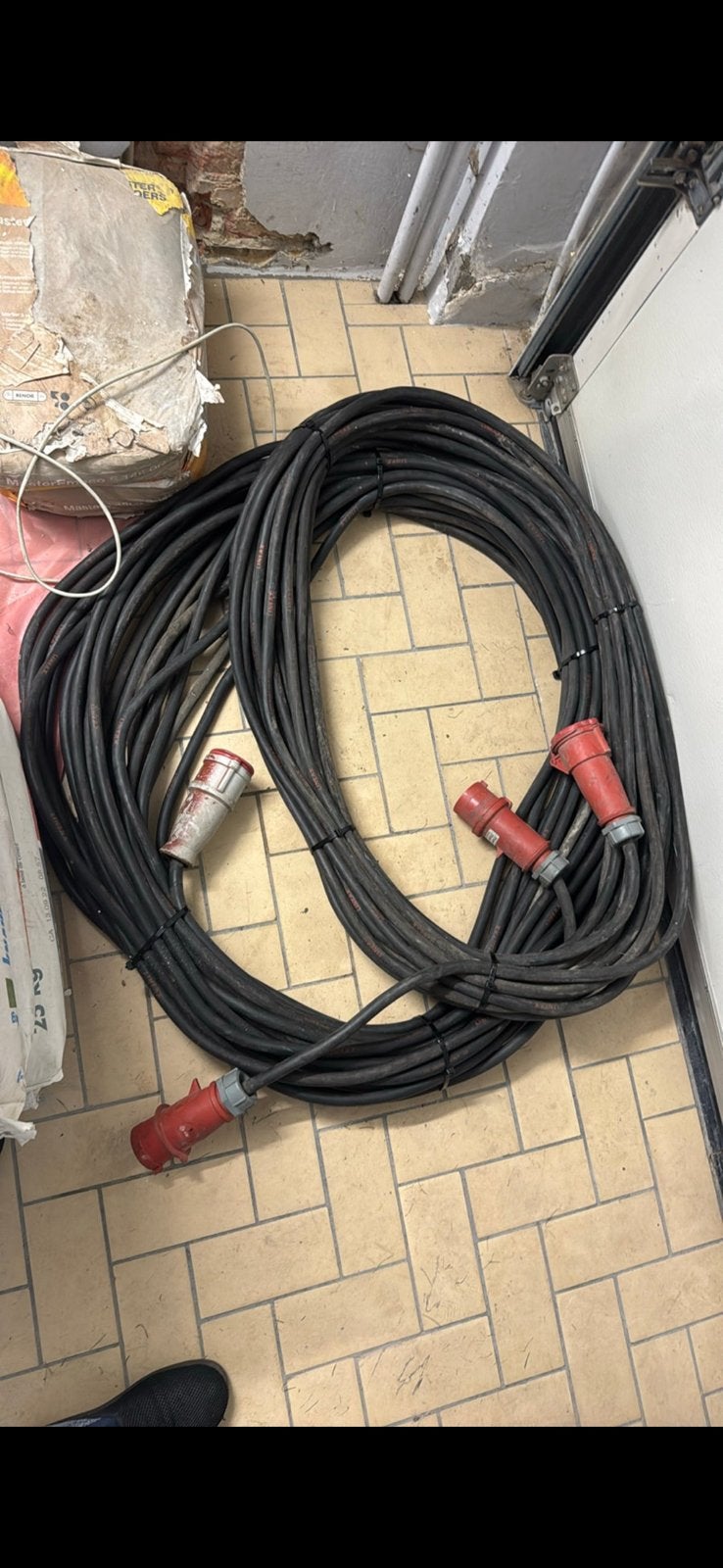 32A verlengkabel, Doe-het-zelf en Bouw, Ophalen, Gebruikt, Kabel of Snoer