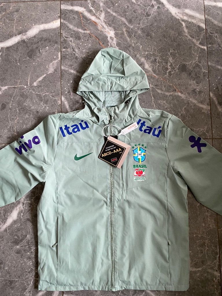 Groene jas Brazilië, Kleding | Dames, Ophalen of Verzenden, Nieuw, Maat 38/40 (M), Overige typen