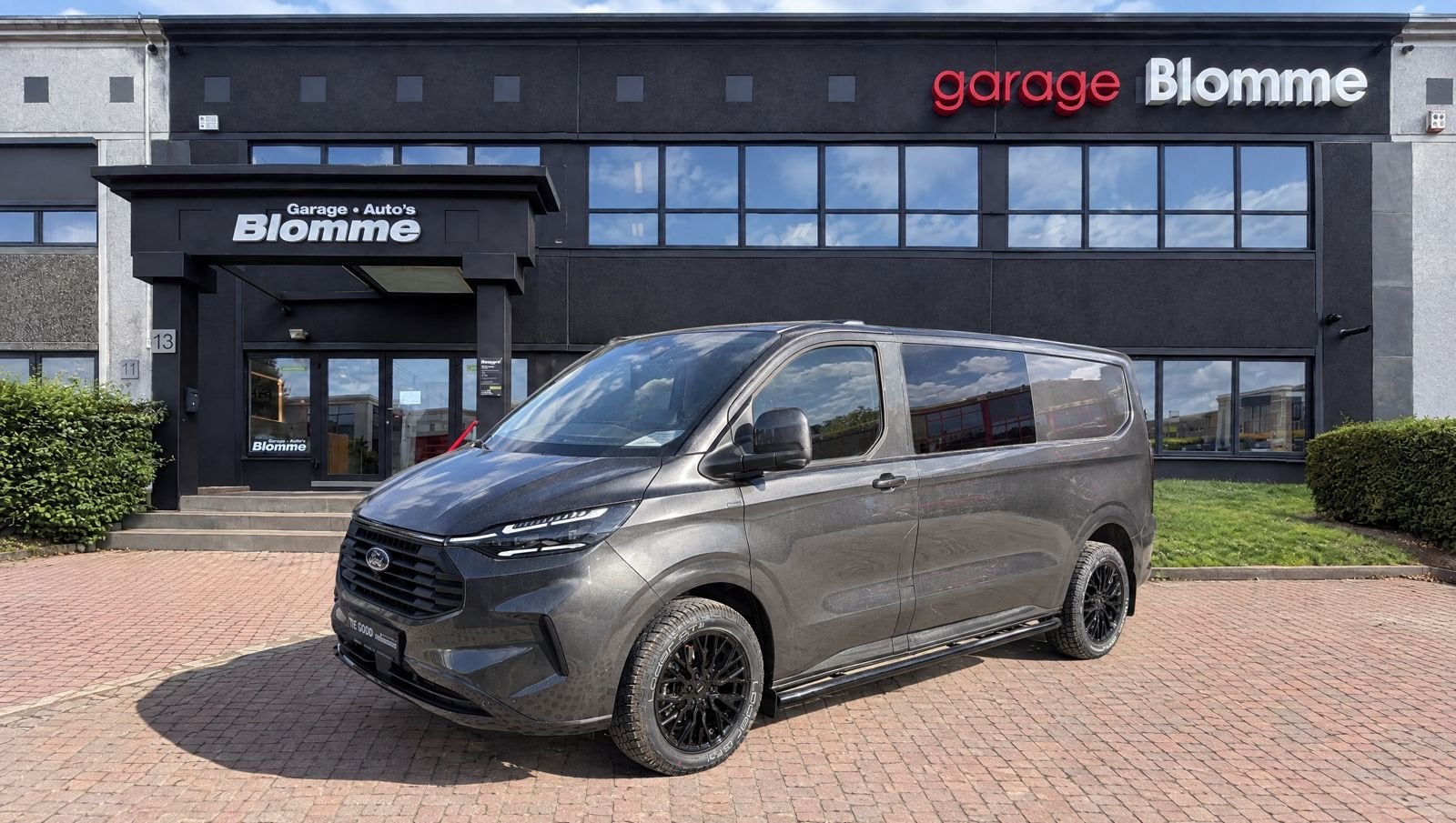Ford Transit Custom 320 2.0 TDCI L2H1 Limited DC NIEUW ! 6-z, Auto's, Stof, Gebruikt, Zwart, 4 cilinders