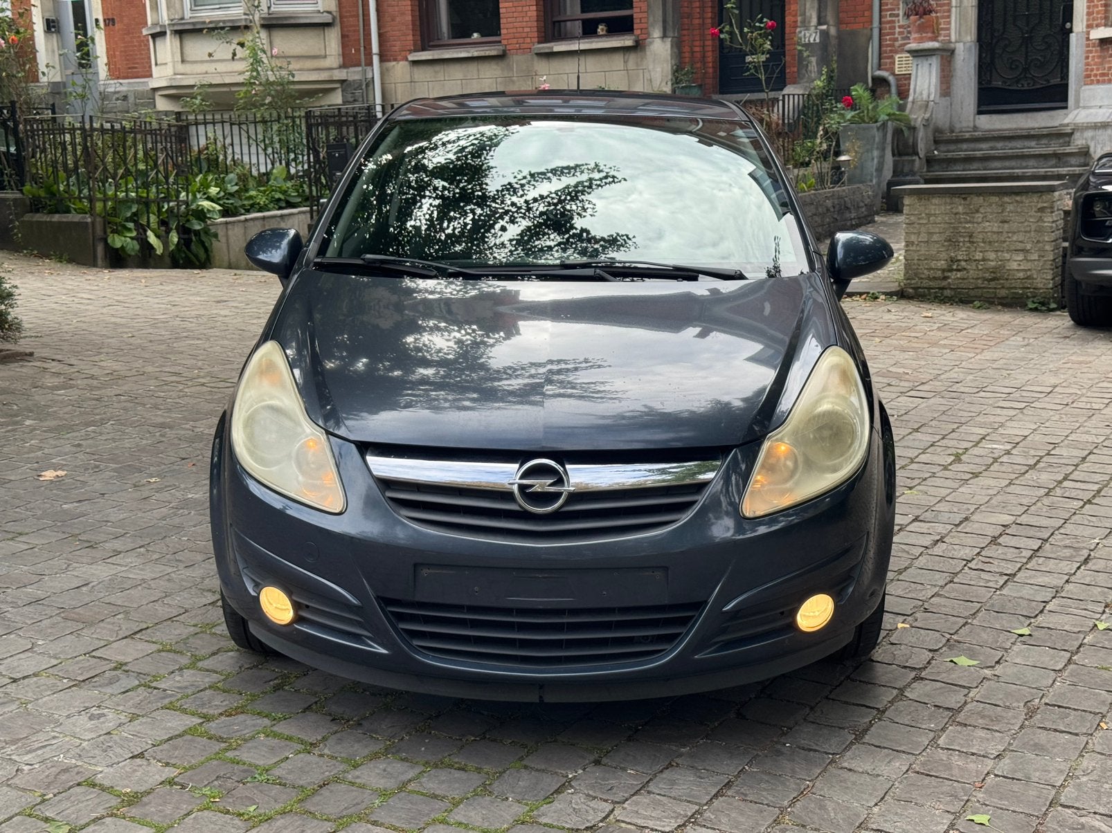 Opel corsa 1.2 essence EURO4 170.000km / 2008, Autos, Opel, Argent ou Gris, Achat, Boîte manuelle, Noir