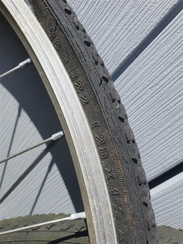 Set - 28 inch fiets wielen + banden fietsonderdelen, Fietsen en Brommers, Fietsonderdelen, Wiel, Gebruikt, Ophalen of Verzenden