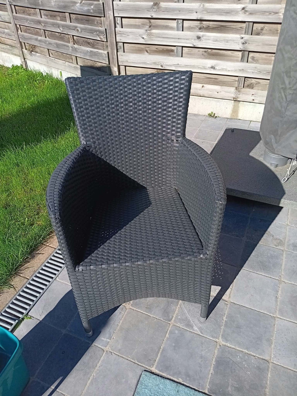 Stoelen buiten of binnen, Ophalen