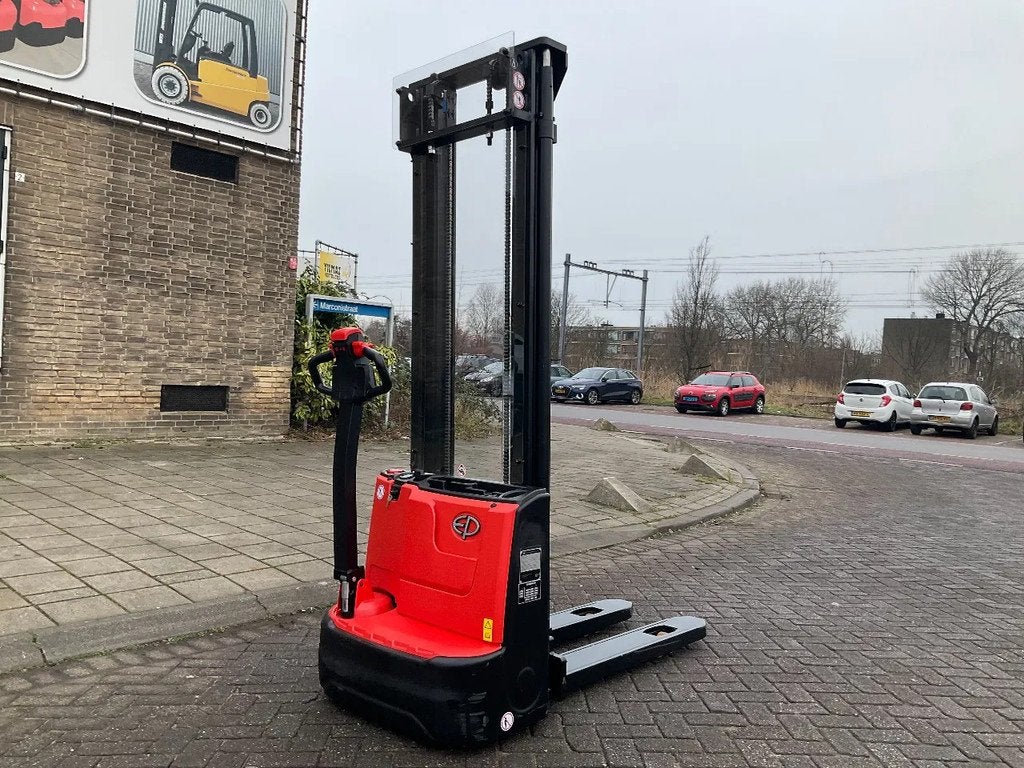 EP ESA121 1200KG 2.70METER TOT 3.80METER STAPELAAR / HEFTRUC, Articles professionnels, Machines & Construction | Chariots élévateurs & Transport interne