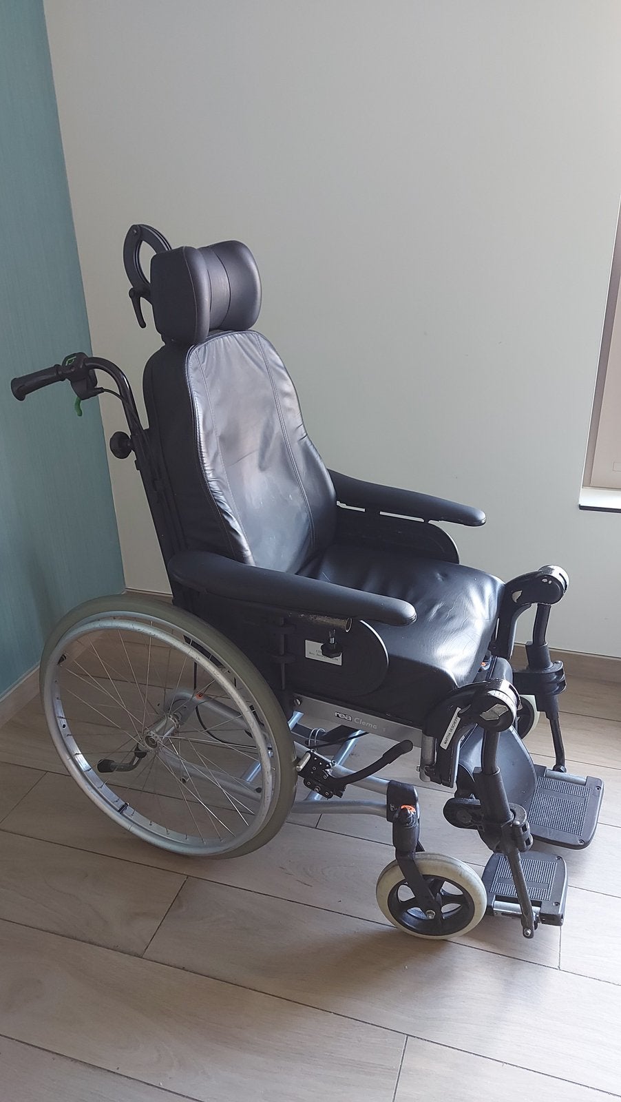 Zorgrolstoel met accessoires, Ophalen, Gebruikt, Duwrolstoel