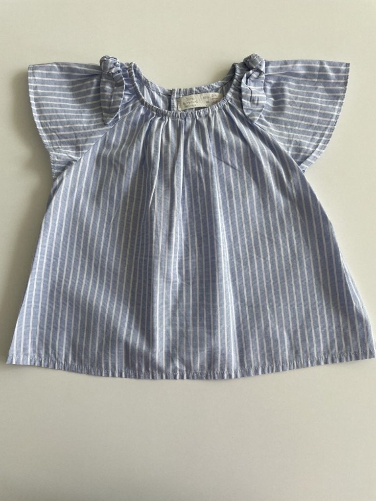 Witte/blauwe blouse maat 110, Meisje, Overhemd of Blouse, Ophalen of Verzenden, Zo goed als nieuw