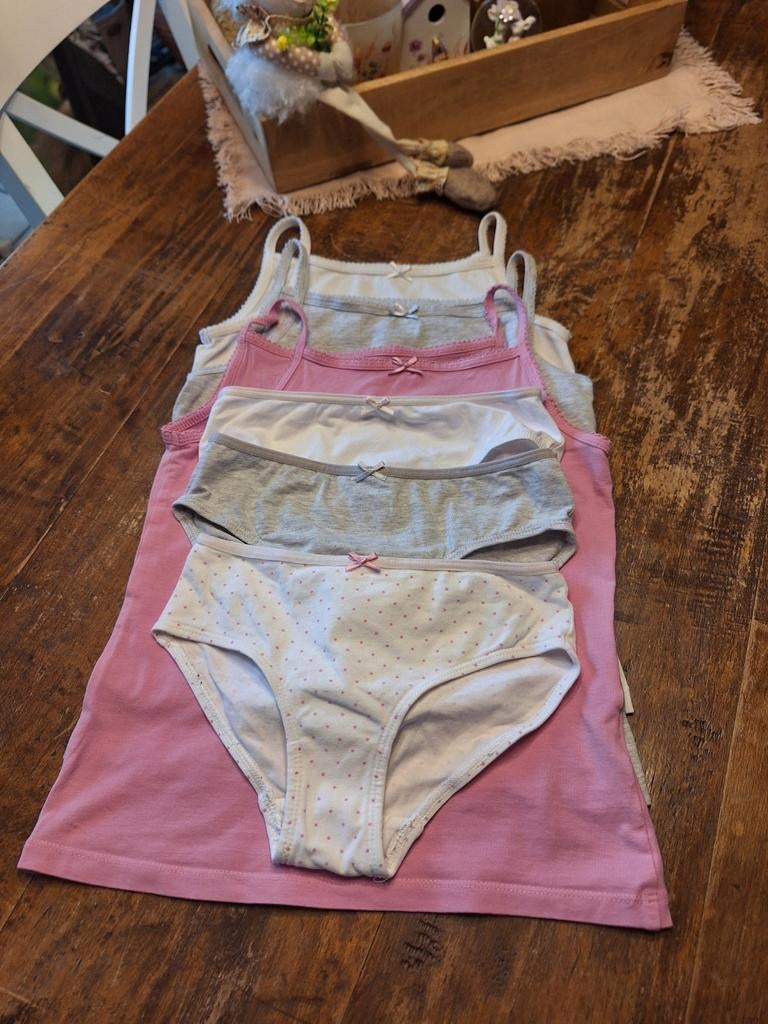 Set de sous-vêtements, Enfants & Bébés, Vêtements enfant | Taille 122, Enlèvement ou Envoi, H&M, Vêtements de nuit ou Sous-vêtements