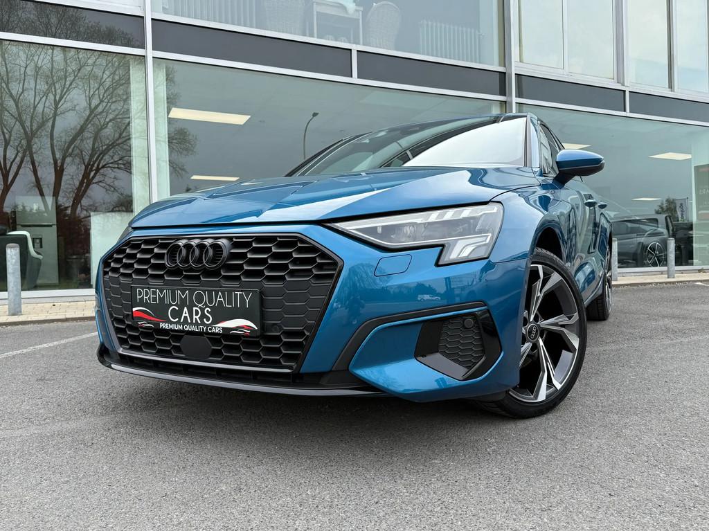 Audi A3 AUTOMATIQUE / CARPLAY / CHAUFFAGE DES SIÈGES / KEYL, Autos, 121 g/km, Achat, Entreprise, Carnet d'entretien
