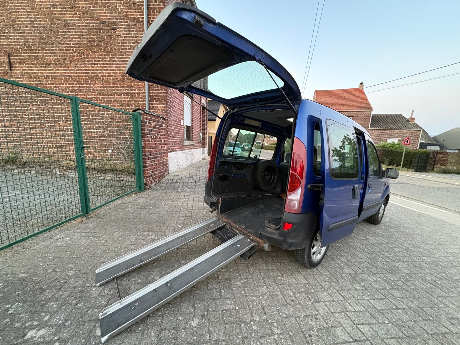 Renault Kango 1.9 DCI Handicap/invalide ️, Diesel, Kangoo, Particulier, Te koop