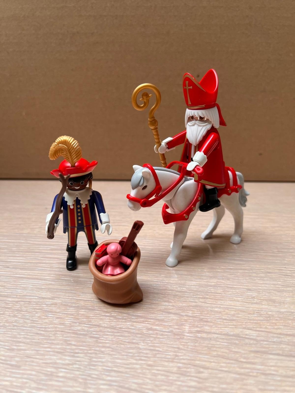 Playmobil 4893, Sinterklaas en zwarte Piet. 
Sinterklaas en, Complete set, Ophalen of Verzenden, Zo goed als nieuw, Figuren