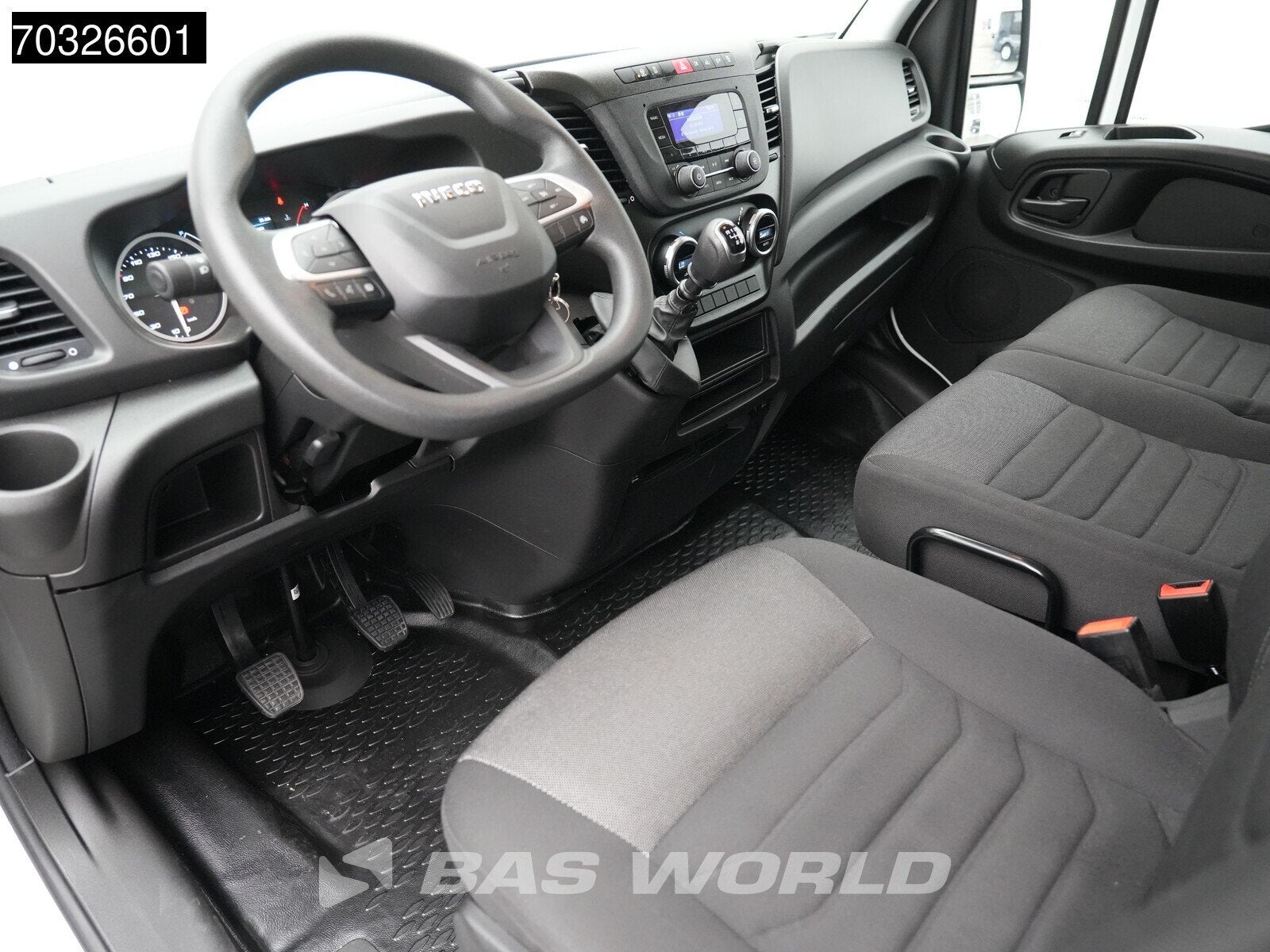 Iveco Daily 35C16 3.0L Laadklep Dubbellucht Bakwagen 160PK M, Auto's, Bestelwagens en Lichte vracht, Stof, Gebruikt, Euro 6, 4 cilinders