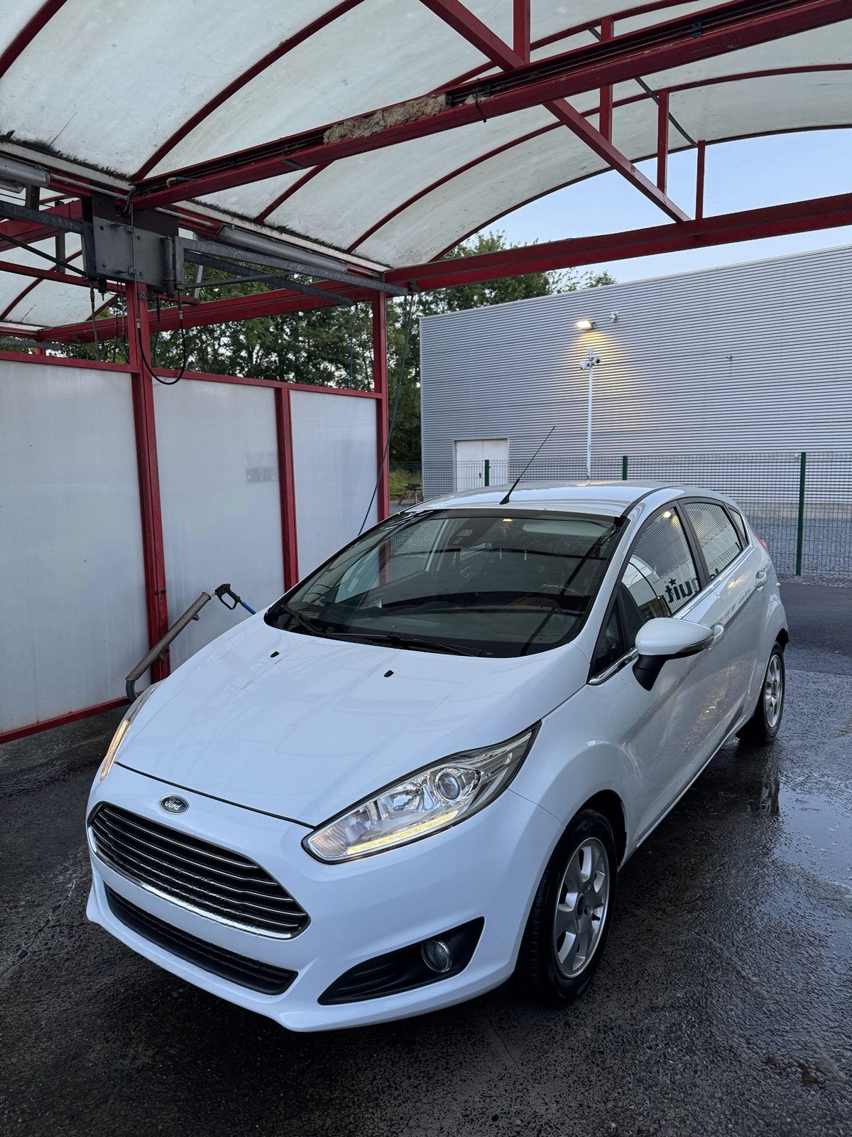 Ford Fiesta Titanium, Euro 5, Boîte manuelle, Entretenue par le concessionnaire, 5 portes
