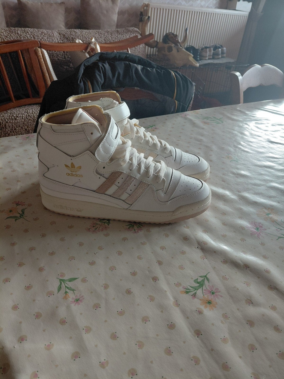 addidas high, Ophalen