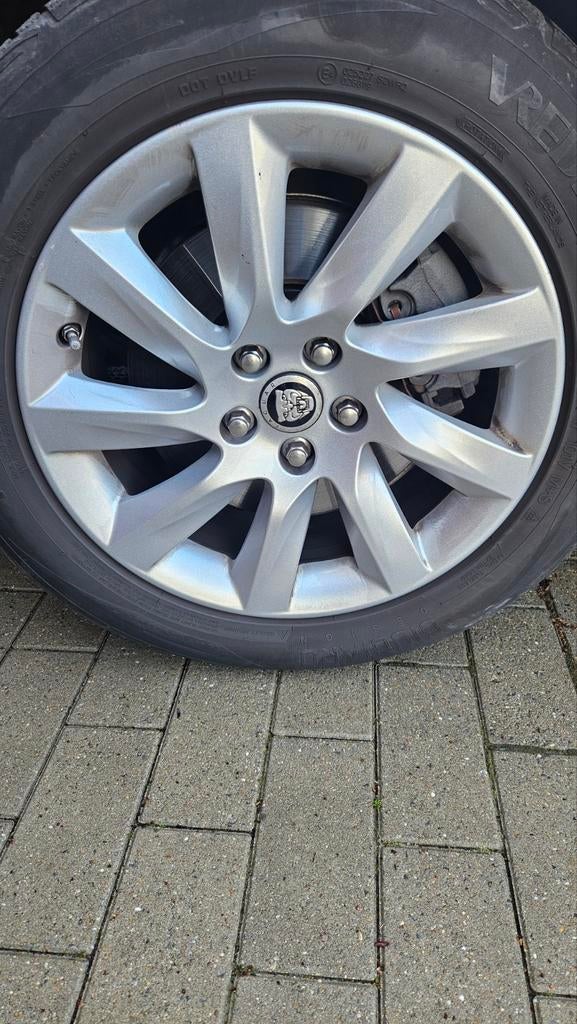 Jaguar XE of XF Originele velgen met winterbanden, Ophalen, Gebruikt, Banden en Velgen, 17 inch