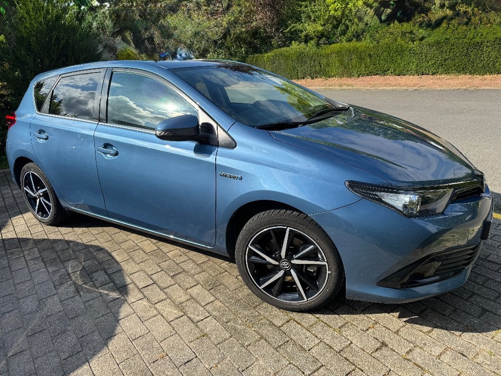 TOYOTA AURIS 1.8 VVT-i hybride CVT Style Pack Senso & Touch, Auto's, Euro 6, 4 cilinders, Blauw, https://public.car-pass.be/vhr/287bd878-0ca0-4f8a-a19d-b45227d6c13e