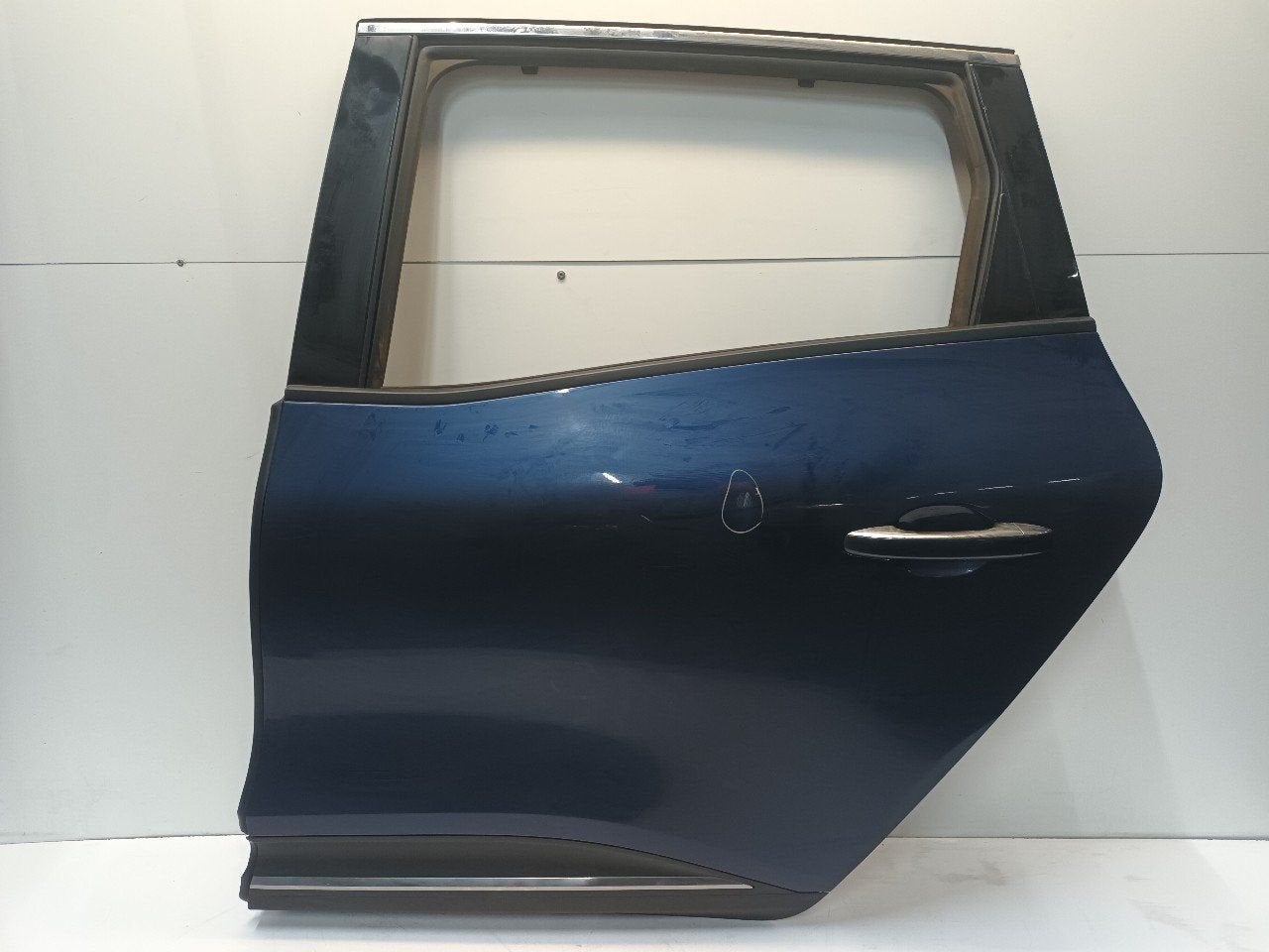 Portier links achter Renault Grand Scénic, Onderdelen@venauto.nl, Van der Ven Autorecycling B.V., Gebruikt, Ettenseweg 76, 4706 PB Roosendaal, The Netherlands