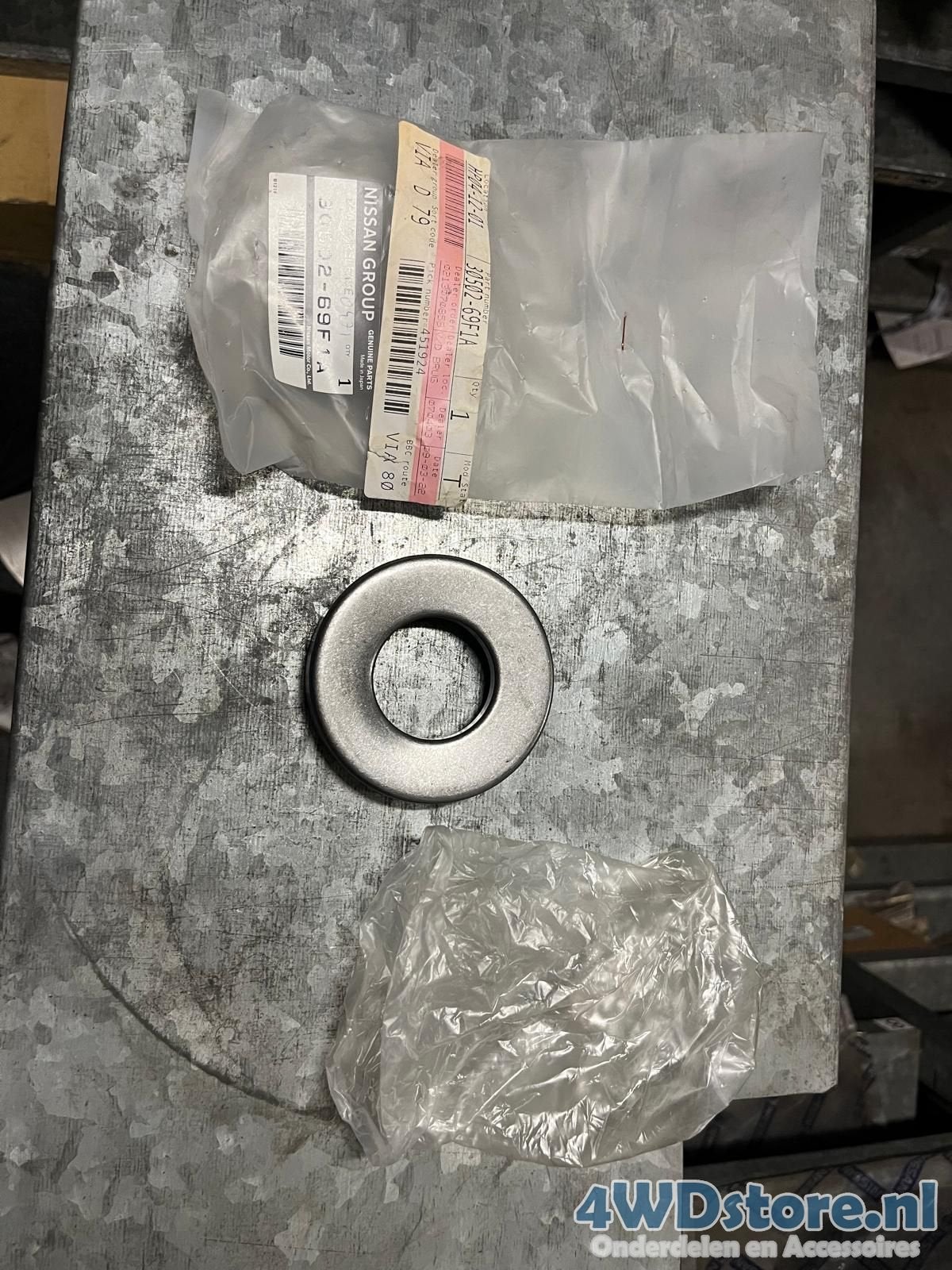 Druklager Nissan Patrol (Y61) 3050269F1A, Neuf, -, -, Nissan