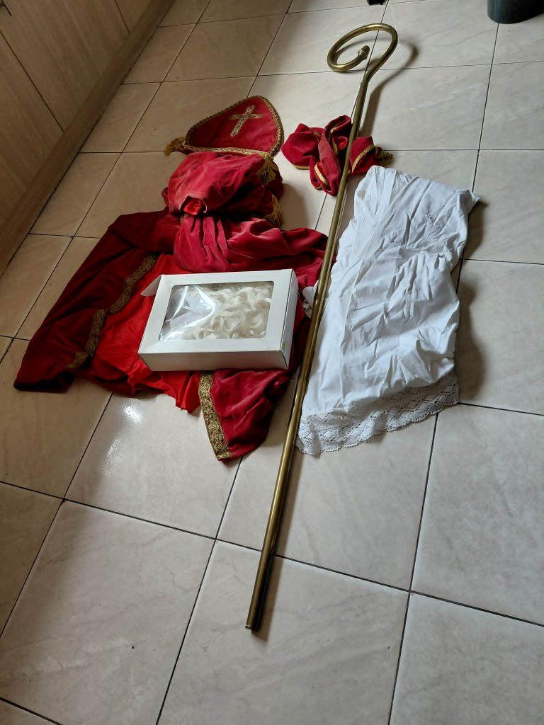 Sint-Niklaas  pak/ kostuum 5 delen in goede staat, Enlèvement ou Envoi, Costume