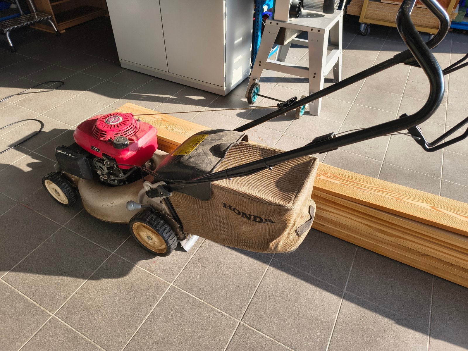 Honda zelfrijdende benzine grasmaaier, Tuin en Terras, Grasmaaiers, Ophalen, Cirkelmaaier, Honda, Gebruikt