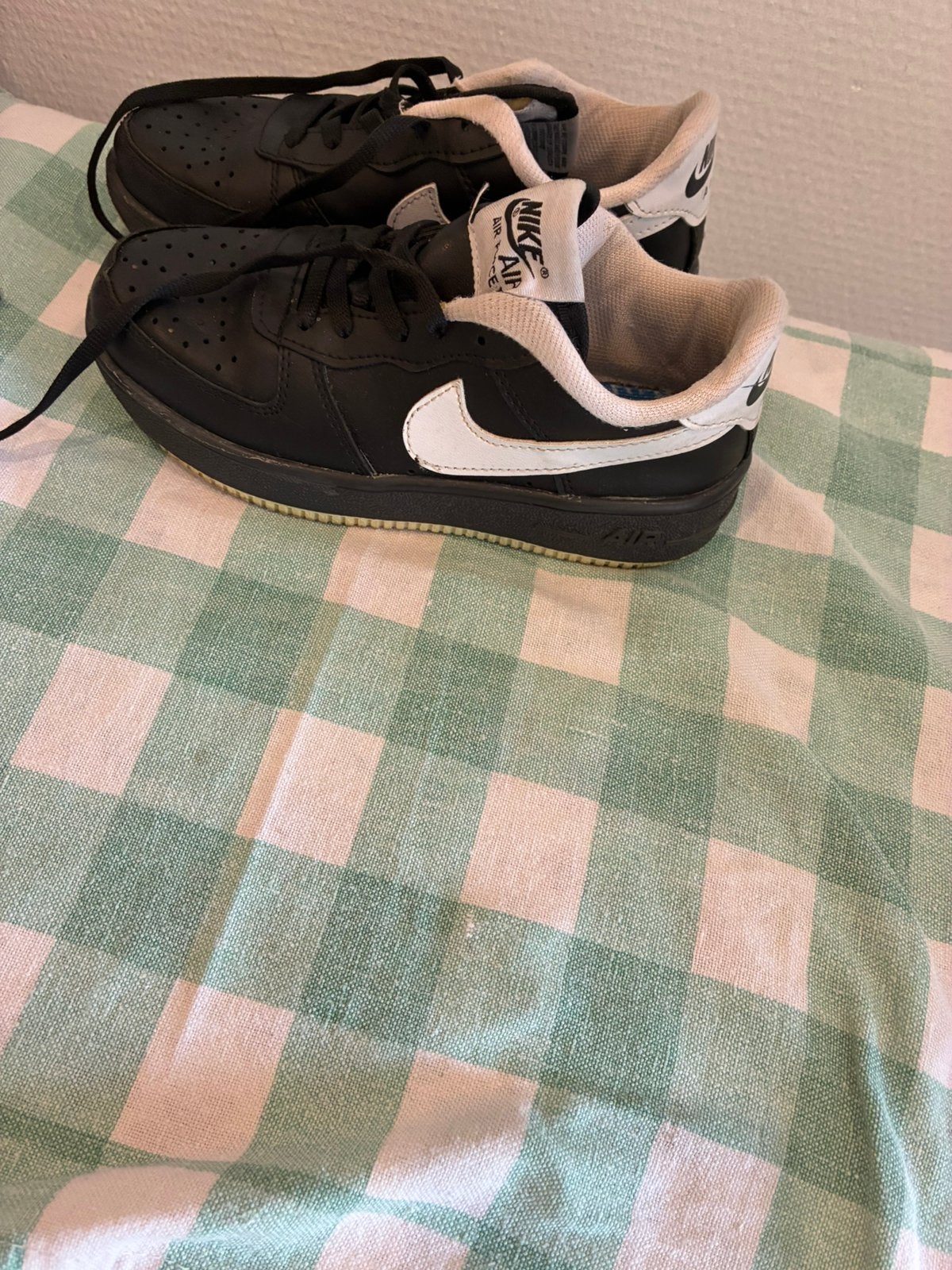 Chaussures Nike Air garçon taille 31, Enfants & Bébés, Enlèvement ou Envoi, Utilisé