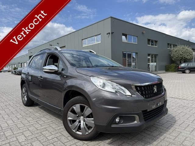 Peugeot 2008 1.2 Benzine Style model | Navi | 1 JAAR GARANTI, Auto's, Voorwielaandrijving, Gebruikt, 1199 cc, Bedrijf