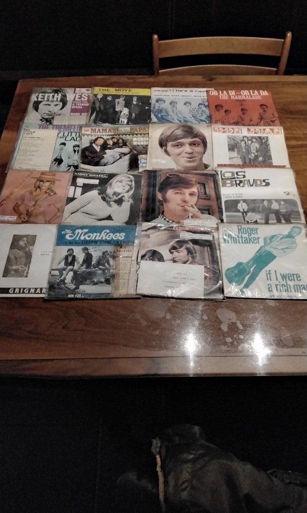 lotje singles, années 60, Enlèvement ou Envoi
