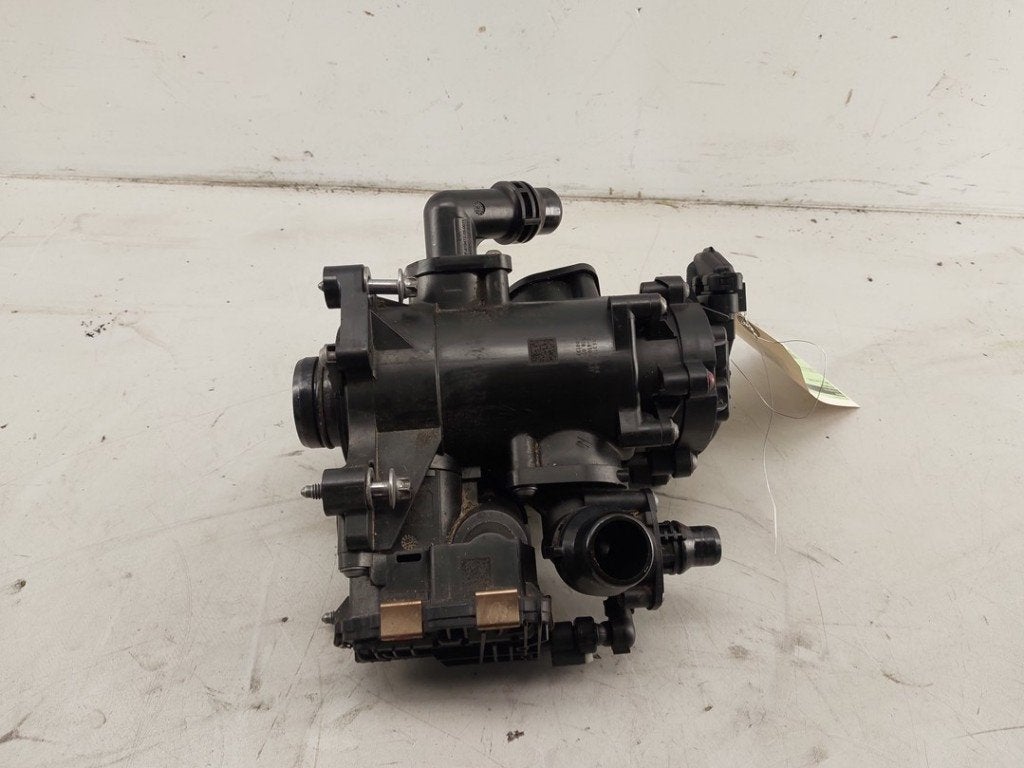 POMPE A EAU BMW X2 (F39) (01-2017/10-2023), Utilisé, BMW, Petuelring 130
80809  München, DE, Bayerische Motoren Werke AG