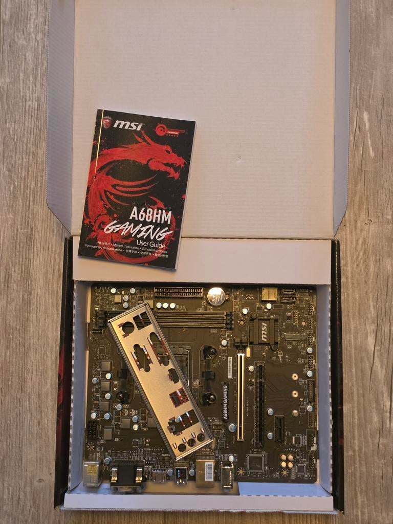 Msi gaming motherboard A68HM with box, Nieuw, DDR3, Ophalen of Verzenden, Micro-ATX