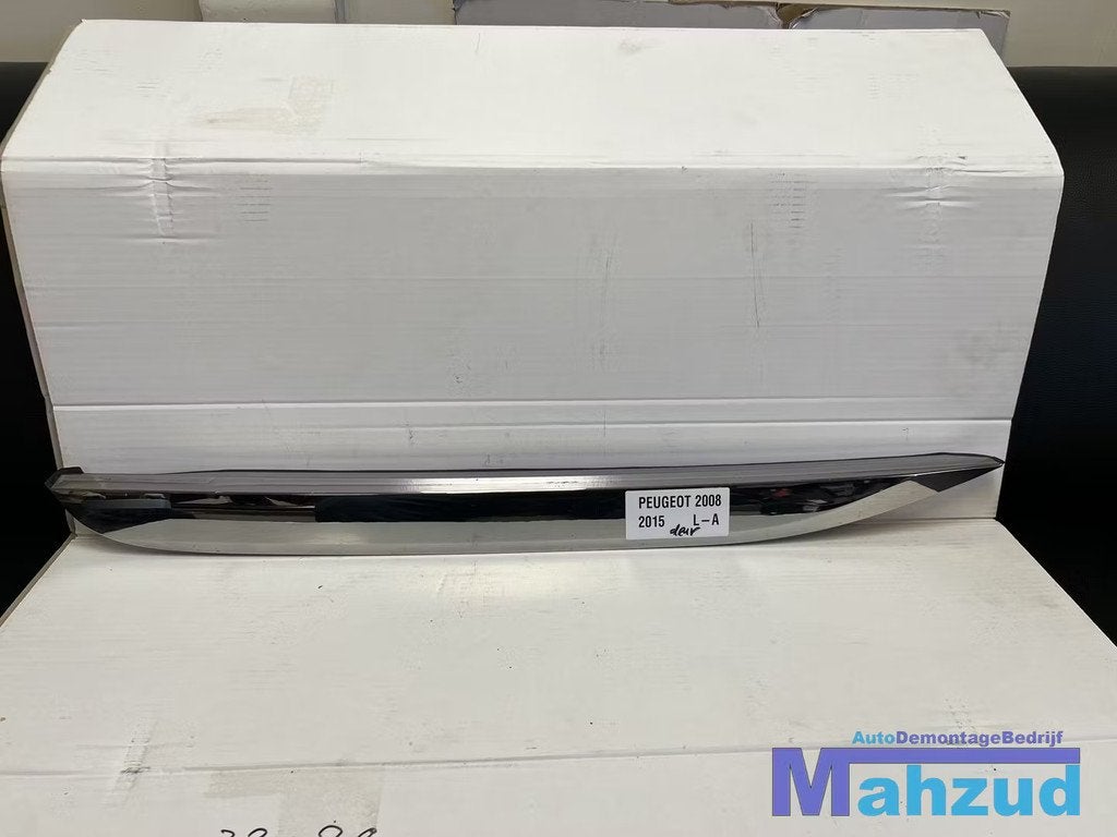 PEUGEOT 2008 Links achter deur chrome strip 2013-2019 980640, Taurusavenue 1
2132 LS  Hoofddorp, NL, Arrière, Contact.group@renault.com
