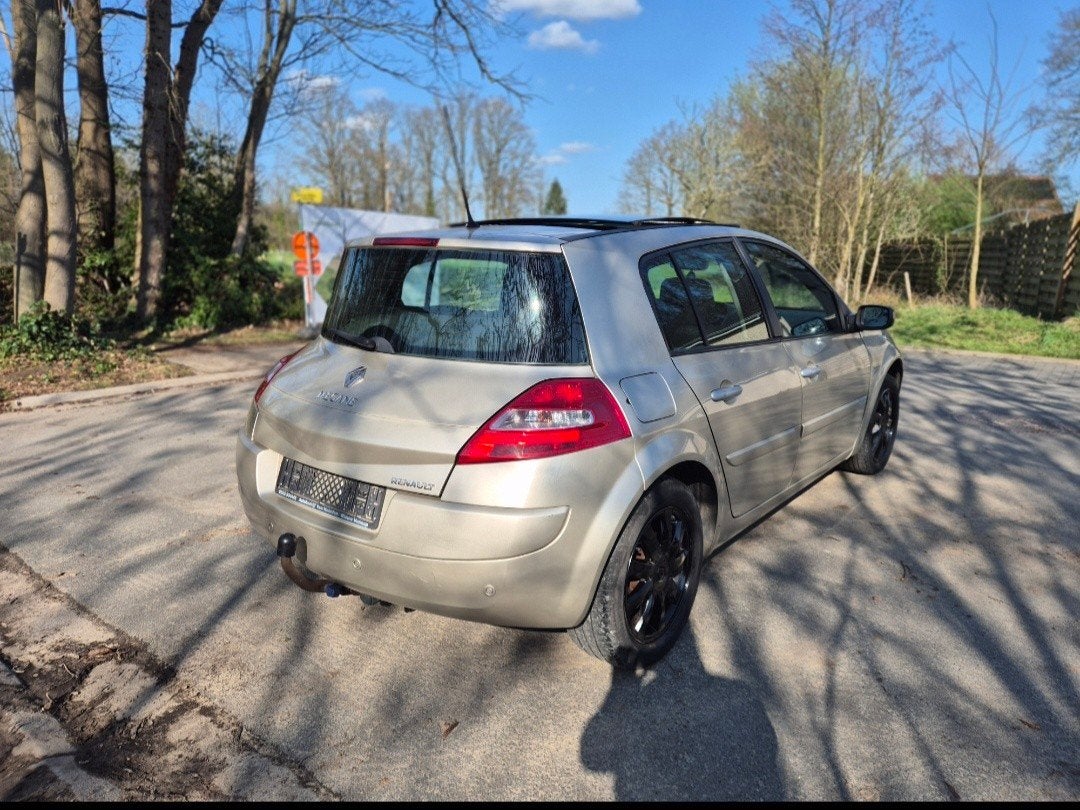 TE KOOP — RENAULT MEGANE 2 1.6 16V — VOLLEDIGE OPTIES!  1, Auto's, Voorwielaandrijving, Stof, Zwart, Beige