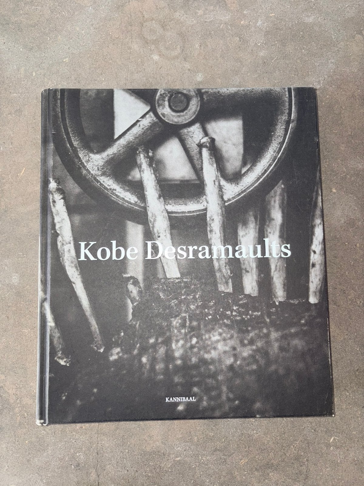 Hardcover boek Kobe Desramaults, Boeken, Kookboeken, Zo goed als nieuw, Overige typen, Europa, Ophalen of Verzenden