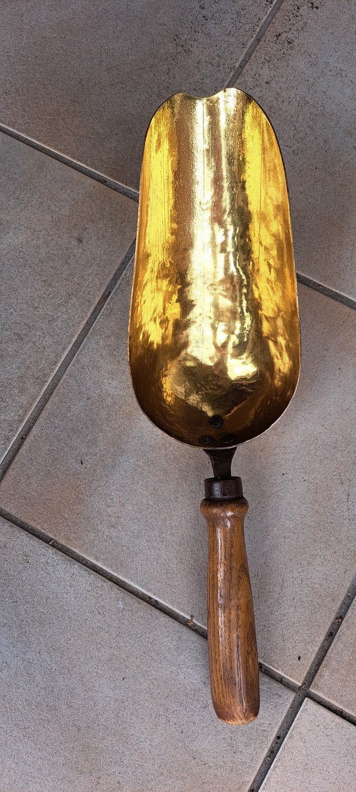Pelle à charbon, Enlèvement, Cuivre