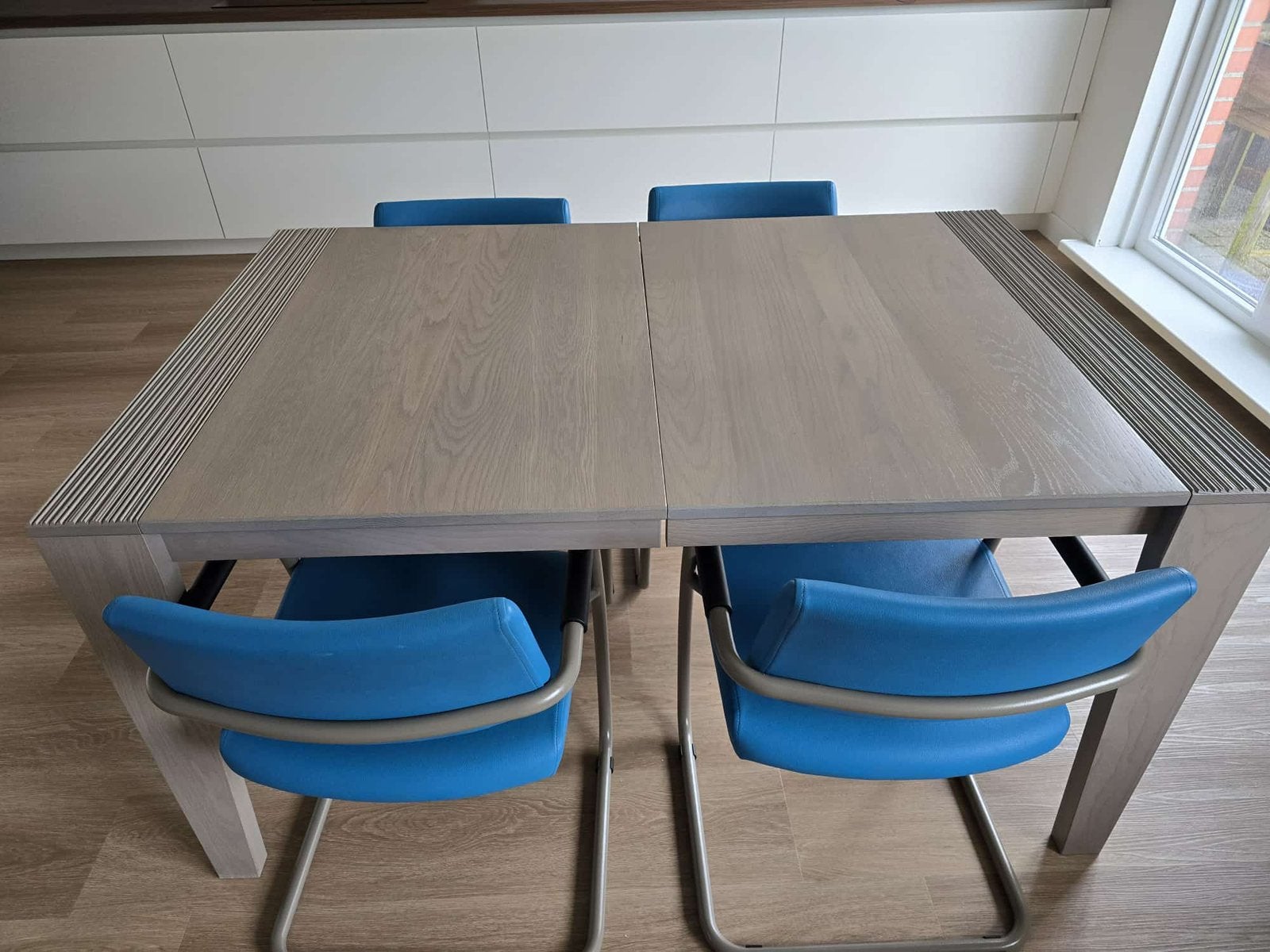 Eettafel en 4 stoelen, Huis en Inrichting, Tafels | Eettafels, Ophalen, Zo goed als nieuw