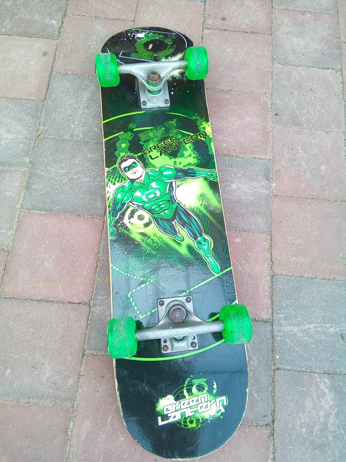 Skateboard green lanteren gebruikt maar in goede staat, Sport en Fitness, Skateboarden, Ophalen, Skateboard
