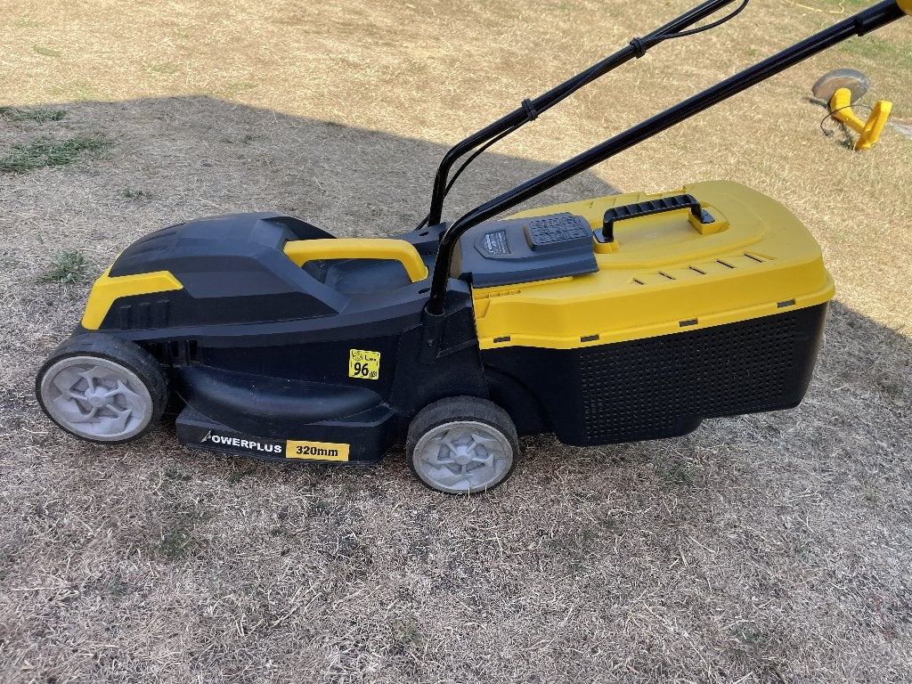 Grasmachine voor een kleine gazon, Ophalen, Cirkelmaaier, Gebruikt, Elektrische grasmaaier