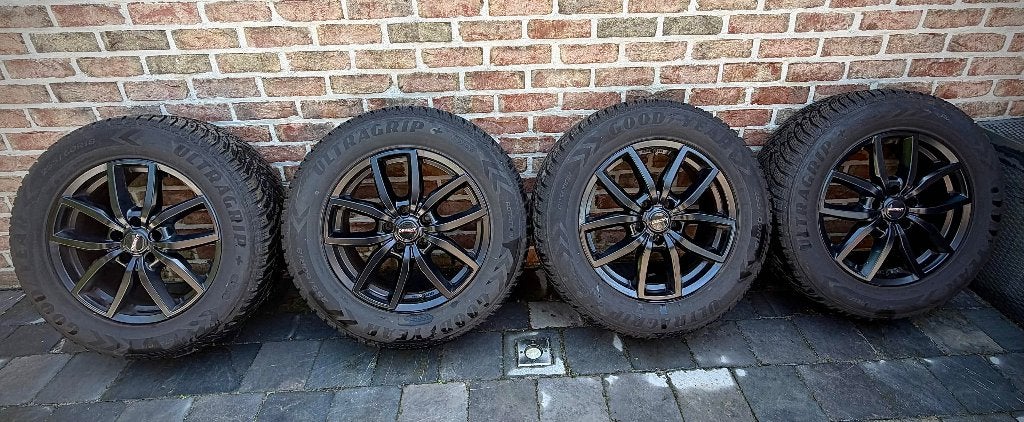 Goodyear 255/60 R18 winterbanden + DEZENT 18" velgen, Auto-onderdelen, Ophalen, 18 inch, Gebruikt, 255 mm