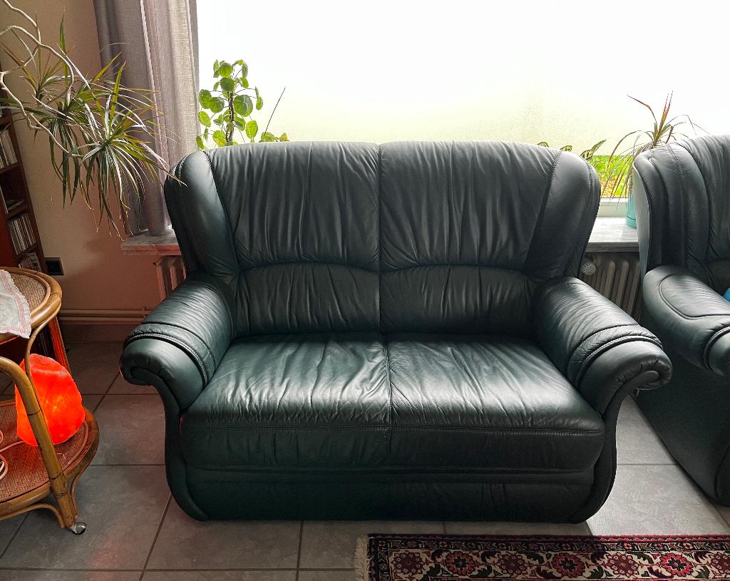 2 mooie identieke lederen 2-pers-zetels te koop, Huis en Inrichting, Zetels | Zetels, Ophalen, Gebruikt, Tweepersoons, 75 tot 100 cm