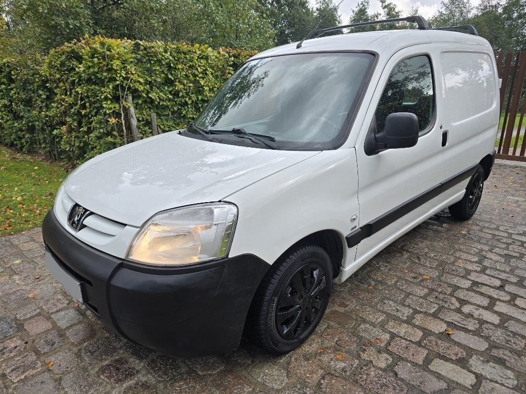 Peugeot Partner 1.6 HDI lichte vracht / 270.213 km / 2 ztpl, Voorwielaandrijving, https://public.car-pass.be/vhr/362cf8cb-cc7c-4f9c-aead-8786ae5f3688