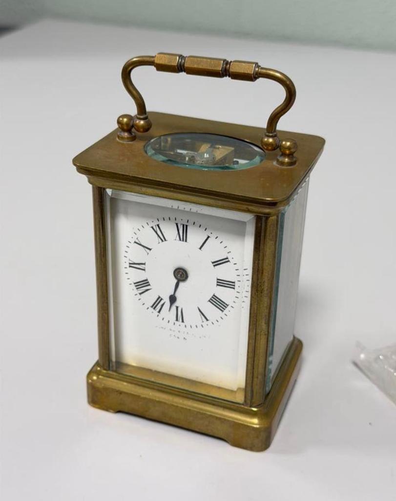 Antieke Victoriaanse Reisklok 1880 Messing werkend + sleutel, Antiek en Kunst, Ophalen of Verzenden