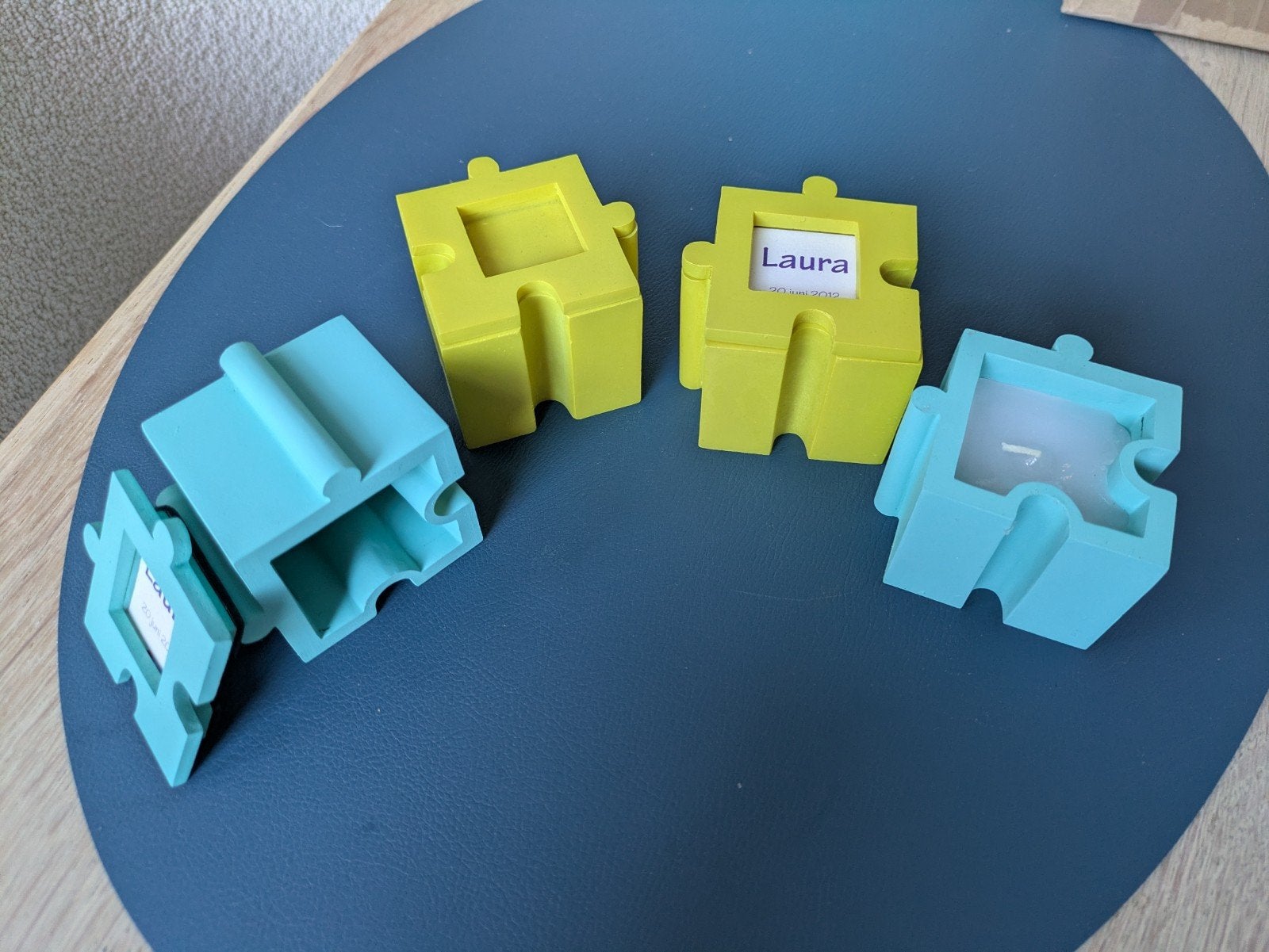 Stenen puzzeldoos voor doopsuiker, Ophalen