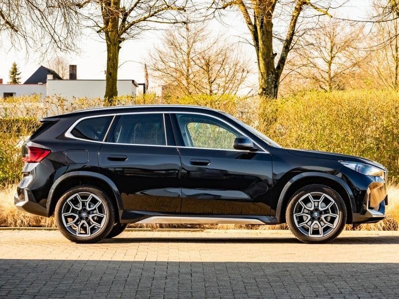 BMW X1 xLine, 136 pk, Zwart, Bedrijf, 5 deurs
