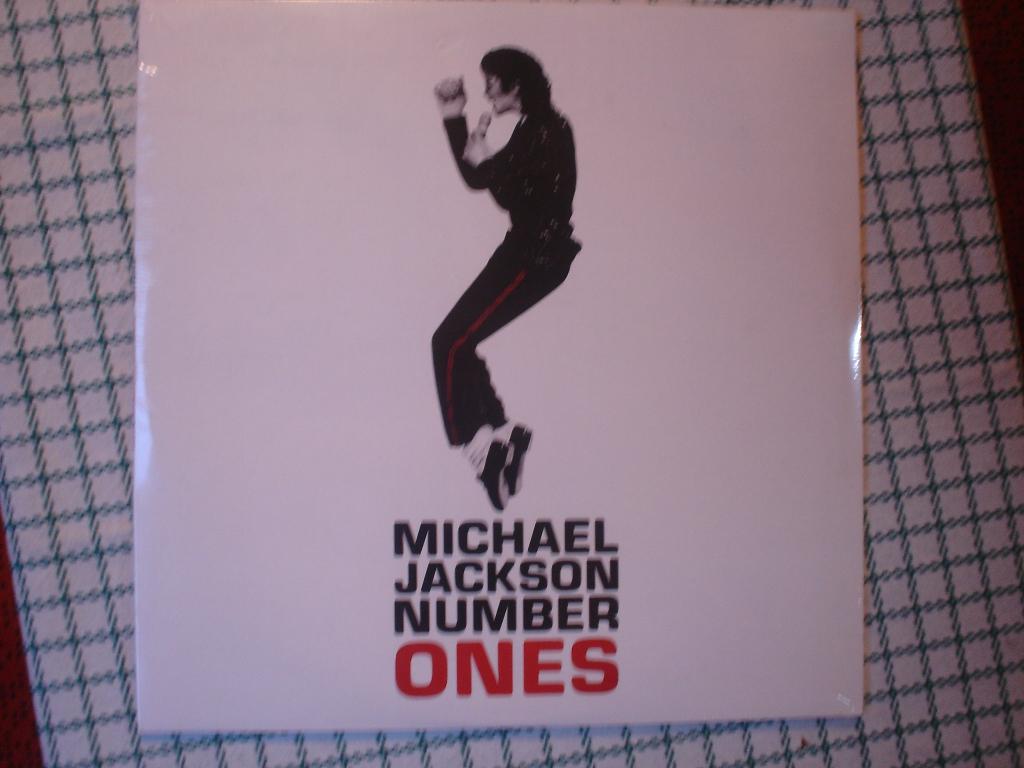 Michael Jackson - Number Ones (Red Vinyl) - 2LP (LP), CD & DVD, Vinyles | Rock, Pop rock, Autres formats, Double LP, Neuf, dans son emballage