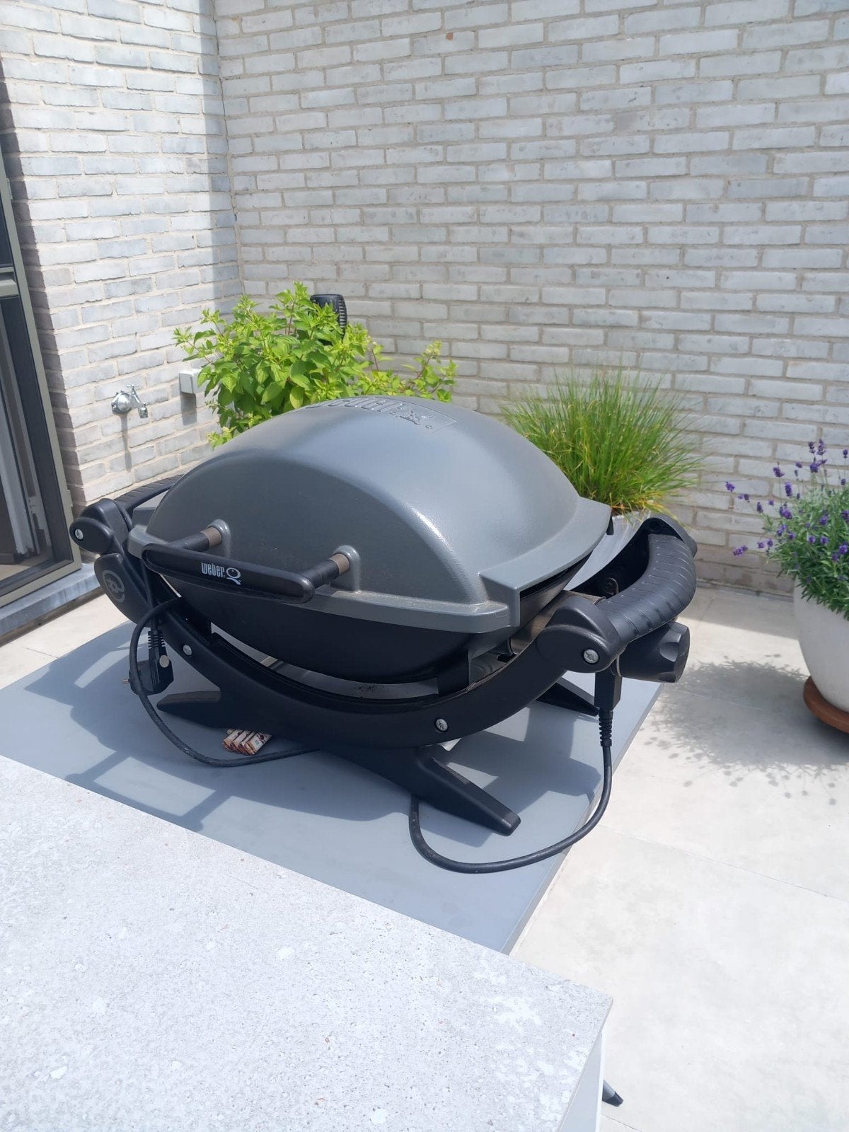 Weber Q1400 elektrische barbecue in perfecte staat, Tuin en Terras, Elektrische barbecues, Ophalen, Zo goed als nieuw, Weber