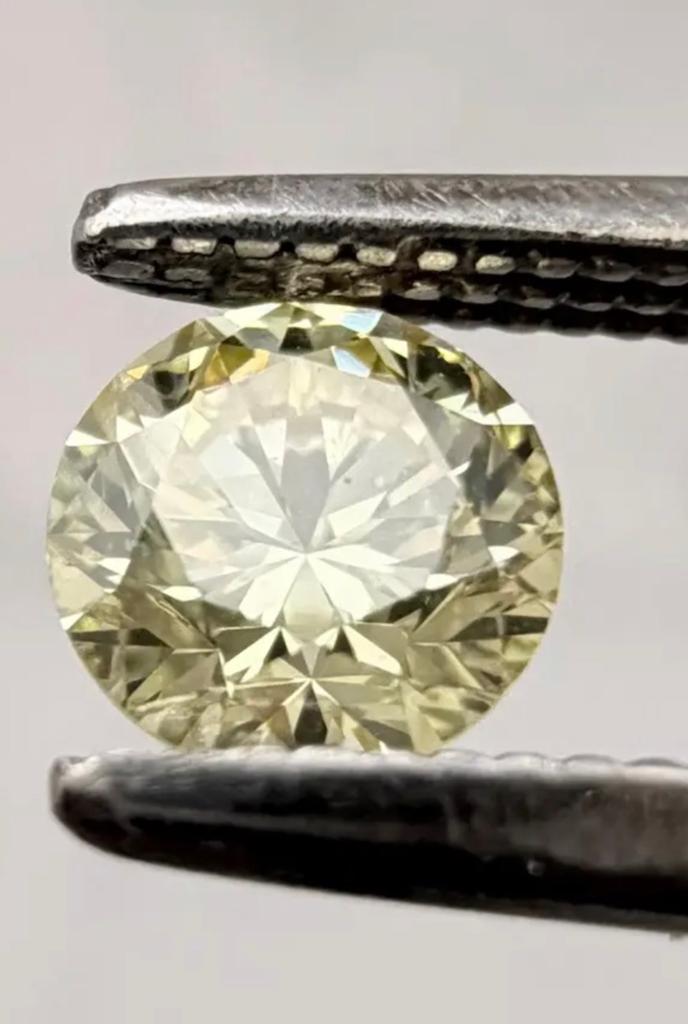 Natural yellow diamond, Enlèvement ou Envoi
