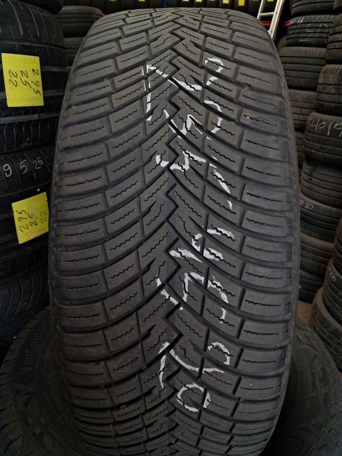 2354520 235/45/20 235/45R20 Allseason, Autos : Pièces & Accessoires, Commande, Audi, BMW, Citroën, Daihatsu, Fiat, Ford, Honda