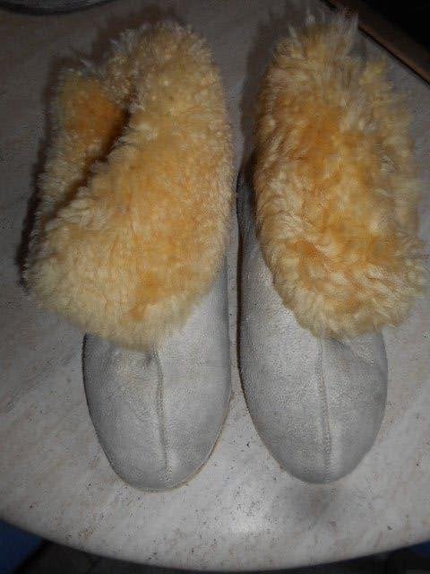 echt schaapsvel, pantoffels als nieuw, Kleding | Dames, Beige, Ophalen of Verzenden, Zo goed als nieuw, Handwerk