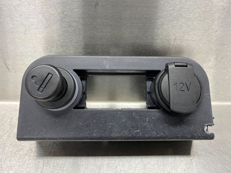 PRISE DE COURANT 12 VOLTS Kia Rio III (UB) (01-2011/12-2017), Utilisé, Kia
