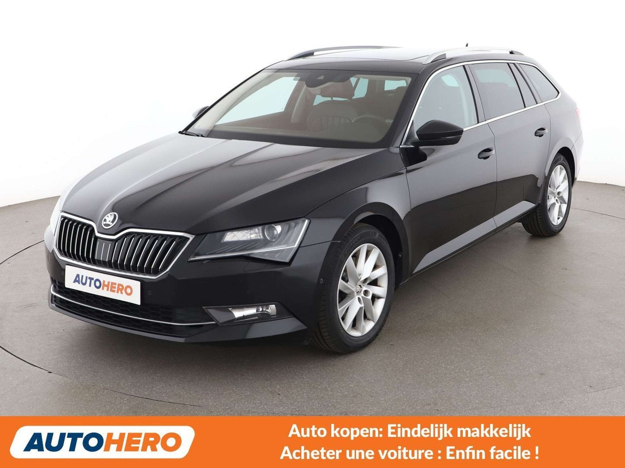 Skoda Superb 1.8 TSI Style (année de construction 2017), Cuir, Achat, https://public.car-pass.be/vhr/55de0175-f0f5-45d5-b69d-49d13a8246eb