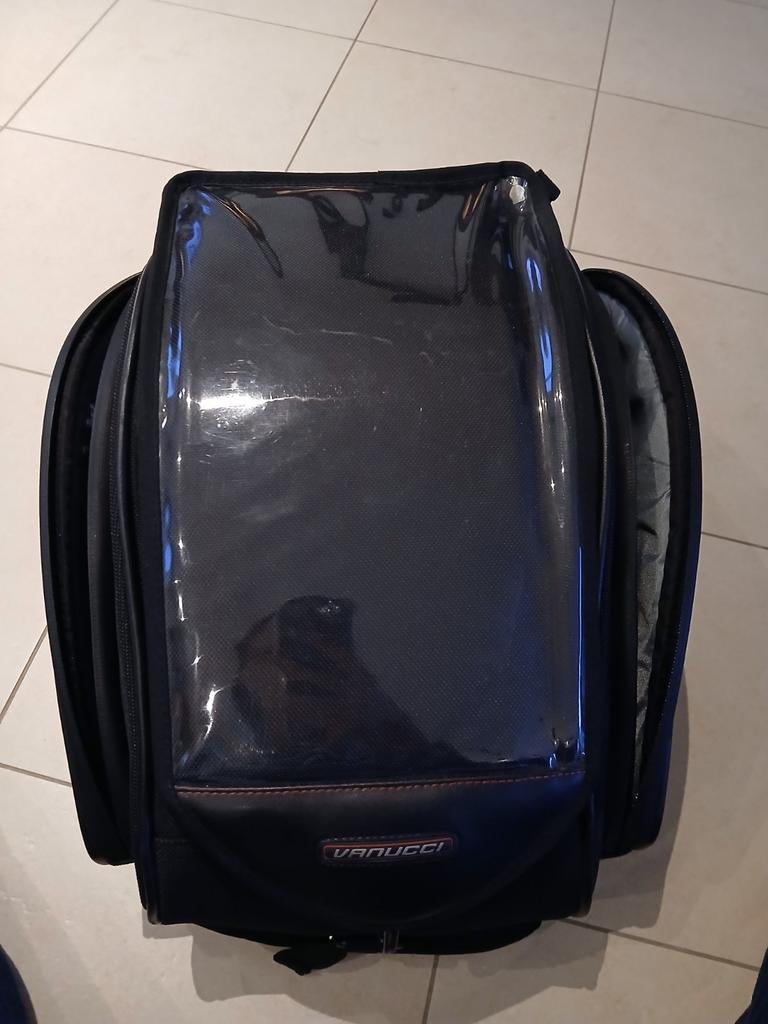 Vanucci motortank tas, Ophalen