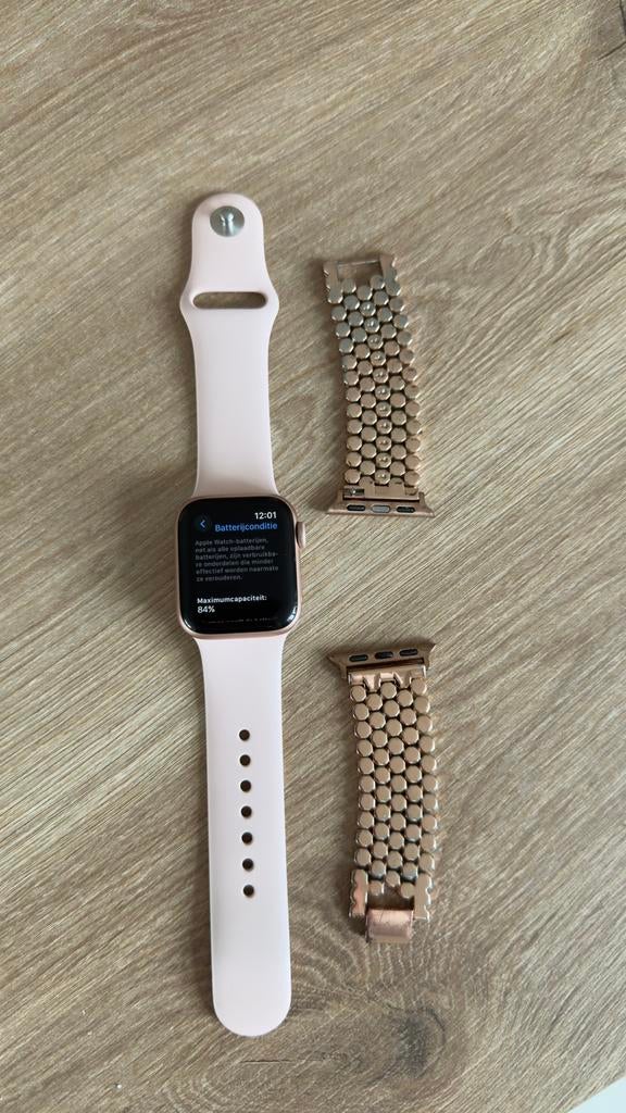 Apple watch series 5, Handtassen en Accessoires, Smartwatches, Ophalen, Gebruikt, Roze, IOS